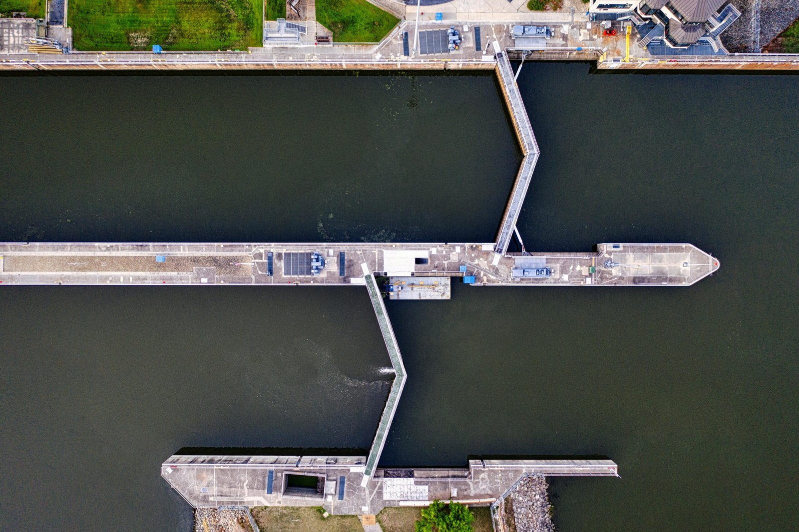 Aerial view of a modern hydroelectric dam showcasing energy infrastructure in Welch, MN.